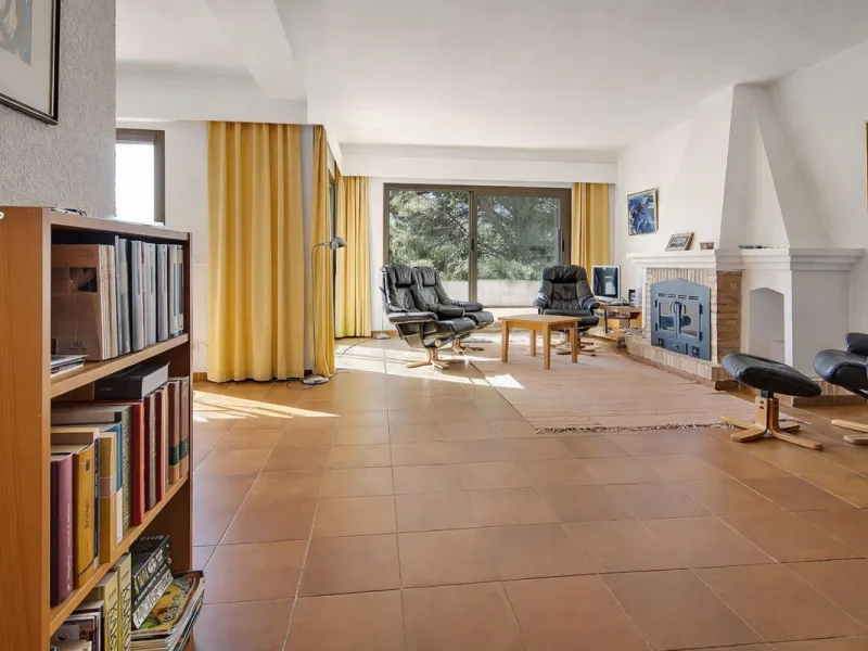 Three-Bedroom Townhouse with Partial Lake and Mountain Views – A Home in Harmony with Nature