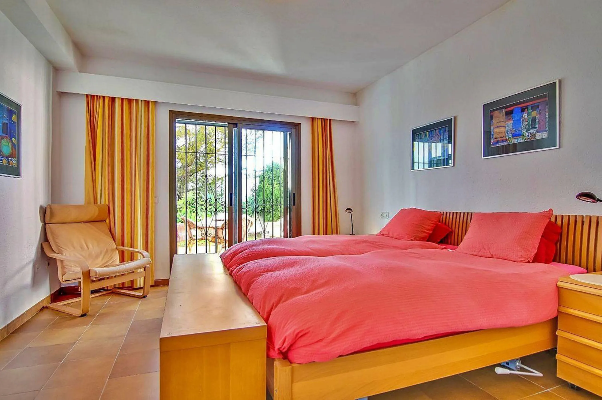 Three-Bedroom Townhouse with Partial Lake and Mountain Views – A Home in Harmony with Nature