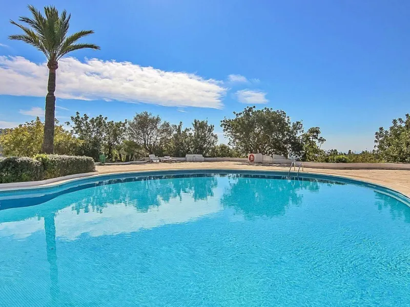 Three-Bedroom Townhouse with Partial Lake and Mountain Views – A Home in Harmony with Nature