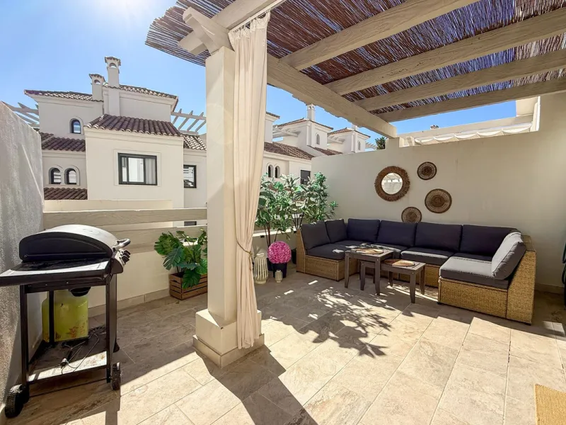 House - Townhouse в продаже в El Paraiso, Málaga. В доме 3 спален и 3 ванных комнат. Площадь дома 153 м²