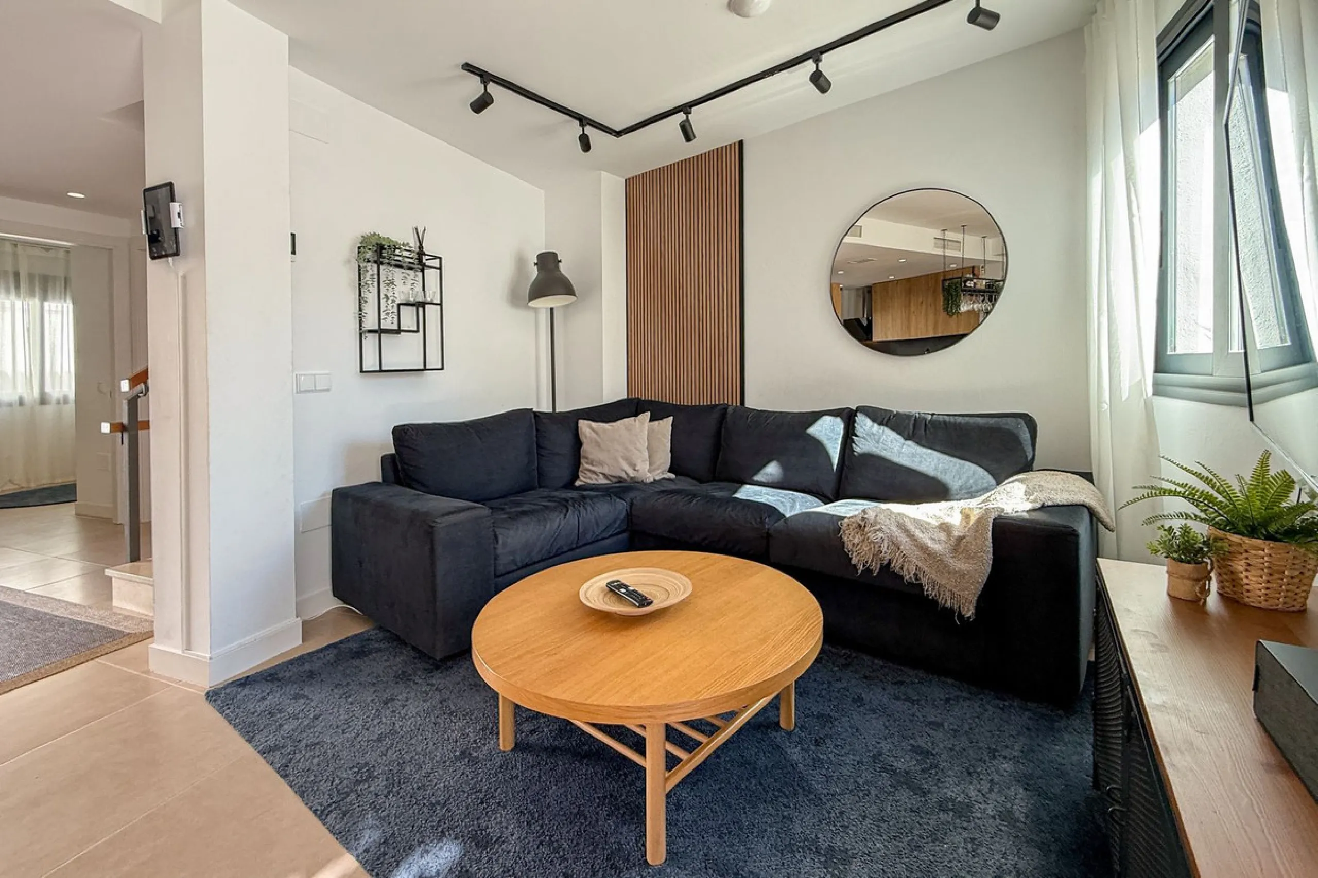 House - Townhouse в продаже в El Paraiso, Málaga. В доме 3 спален и 3 ванных комнат. Площадь дома 153 м²