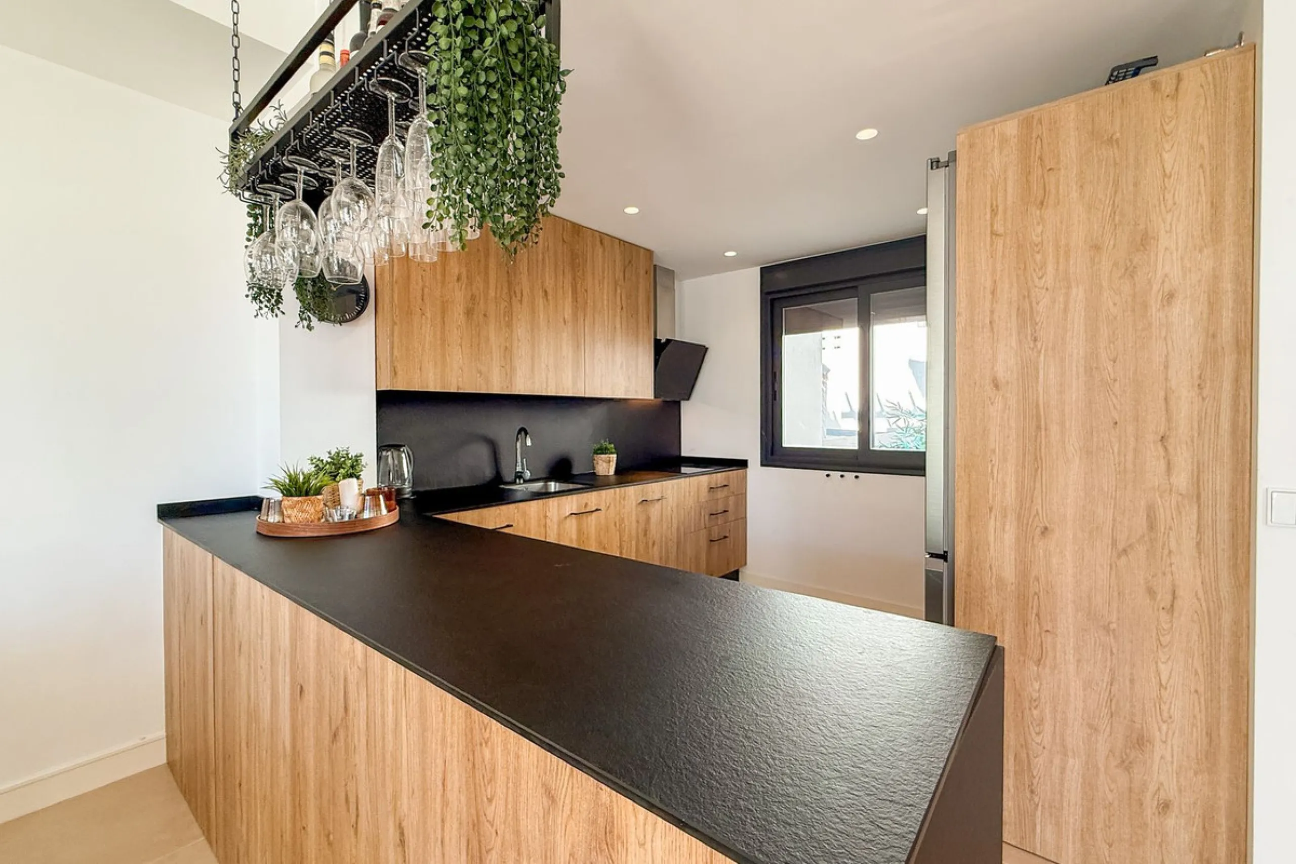House - Townhouse в продаже в El Paraiso, Málaga. В доме 3 спален и 3 ванных комнат. Площадь дома 153 м²