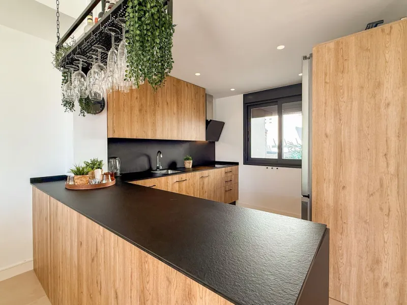 House - Townhouse в продаже в El Paraiso, Málaga. В доме 3 спален и 3 ванных комнат. Площадь дома 153 м²