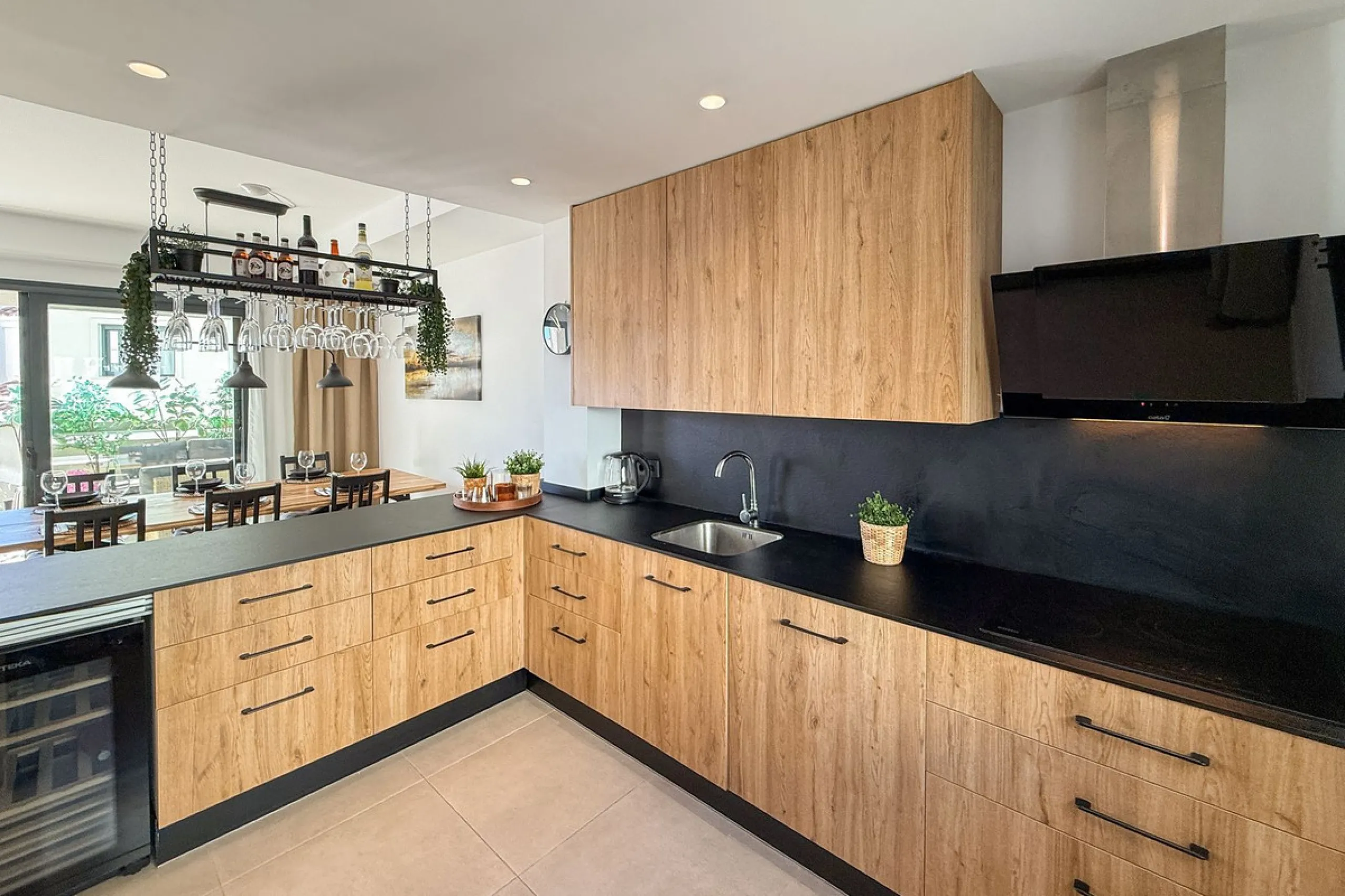 House - Townhouse в продаже в El Paraiso, Málaga. В доме 3 спален и 3 ванных комнат. Площадь дома 153 м²