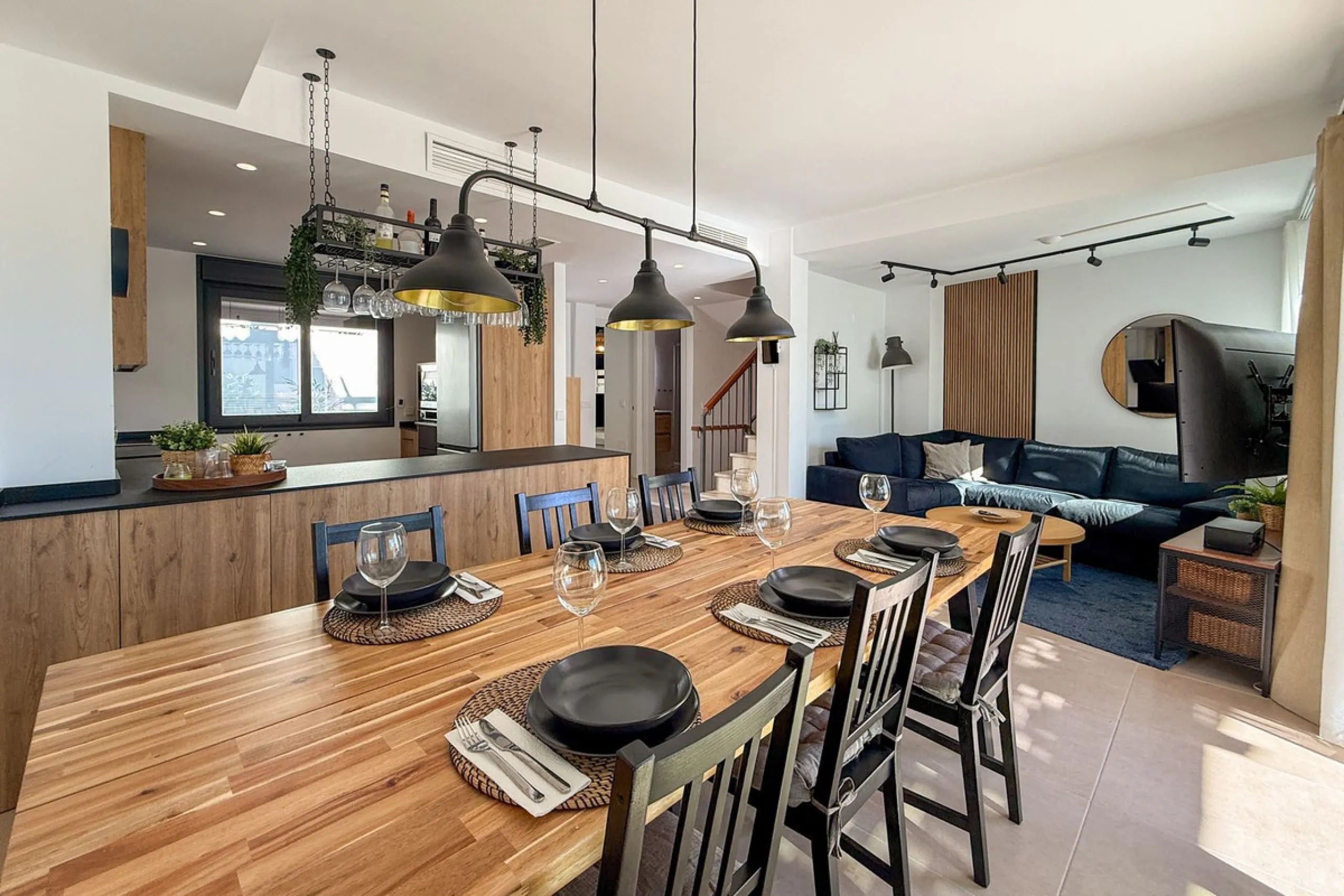 House - Townhouse в продаже в El Paraiso, Málaga. В доме 3 спален и 3 ванных комнат. Площадь дома 153 м²