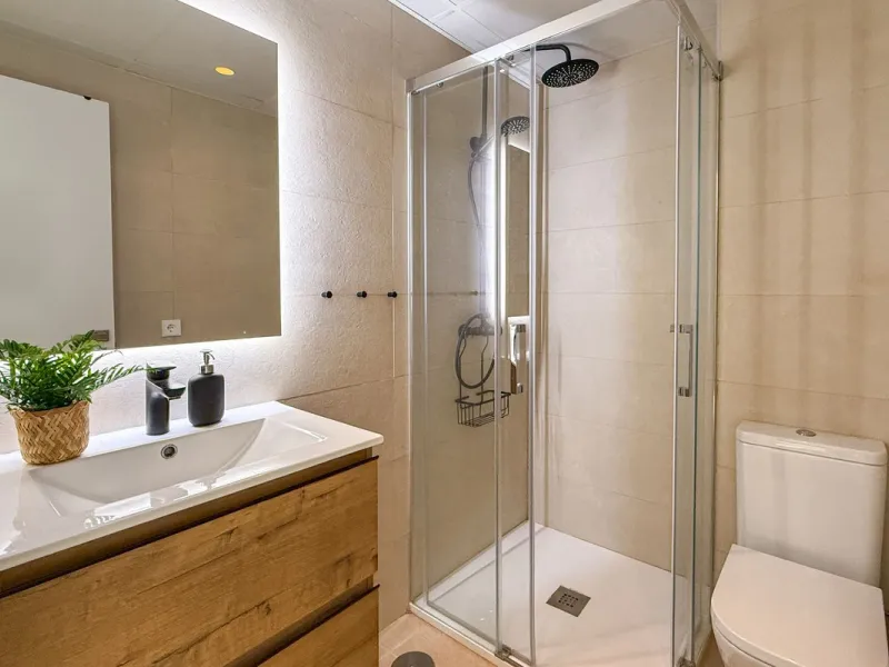 House - Townhouse в продаже в El Paraiso, Málaga. В доме 3 спален и 3 ванных комнат. Площадь дома 153 м²