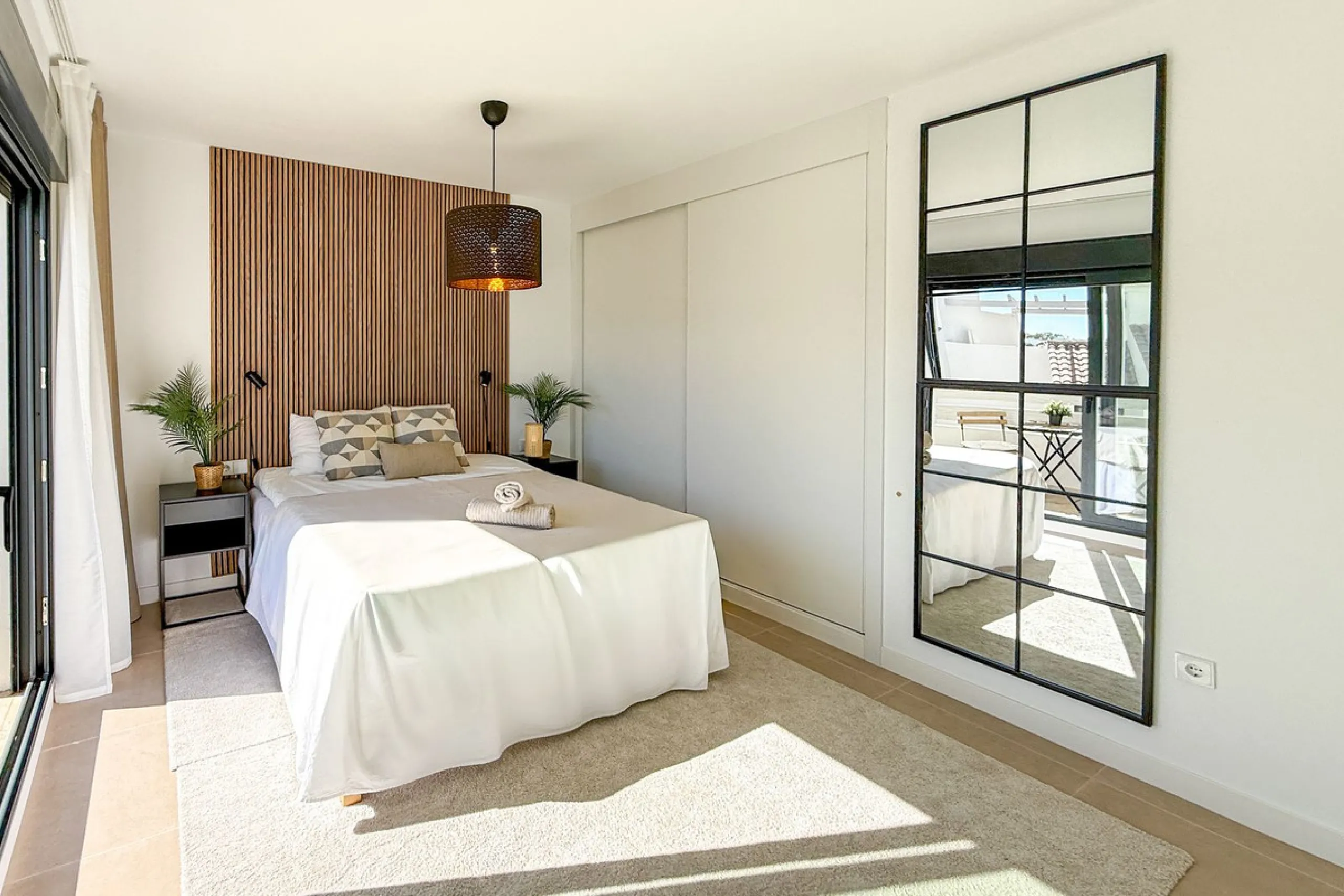 House - Townhouse в продаже в El Paraiso, Málaga. В доме 3 спален и 3 ванных комнат. Площадь дома 153 м²