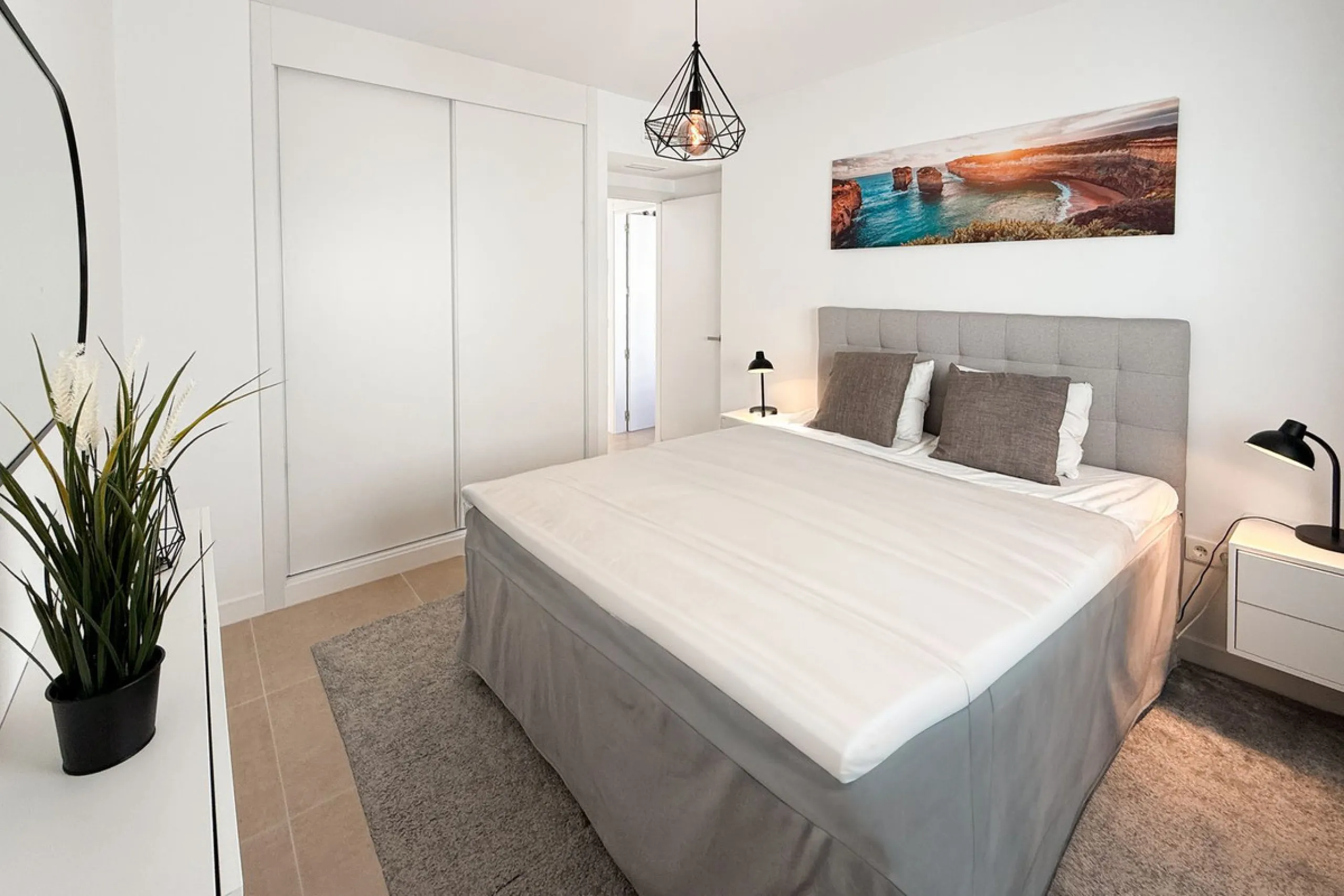 House - Townhouse в продаже в El Paraiso, Málaga. В доме 3 спален и 3 ванных комнат. Площадь дома 153 м²