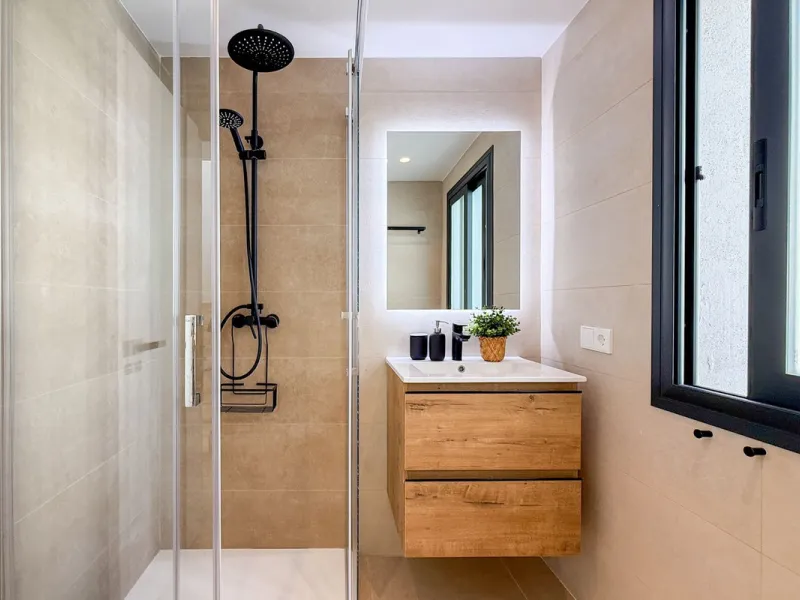House - Townhouse в продаже в El Paraiso, Málaga. В доме 3 спален и 3 ванных комнат. Площадь дома 153 м²