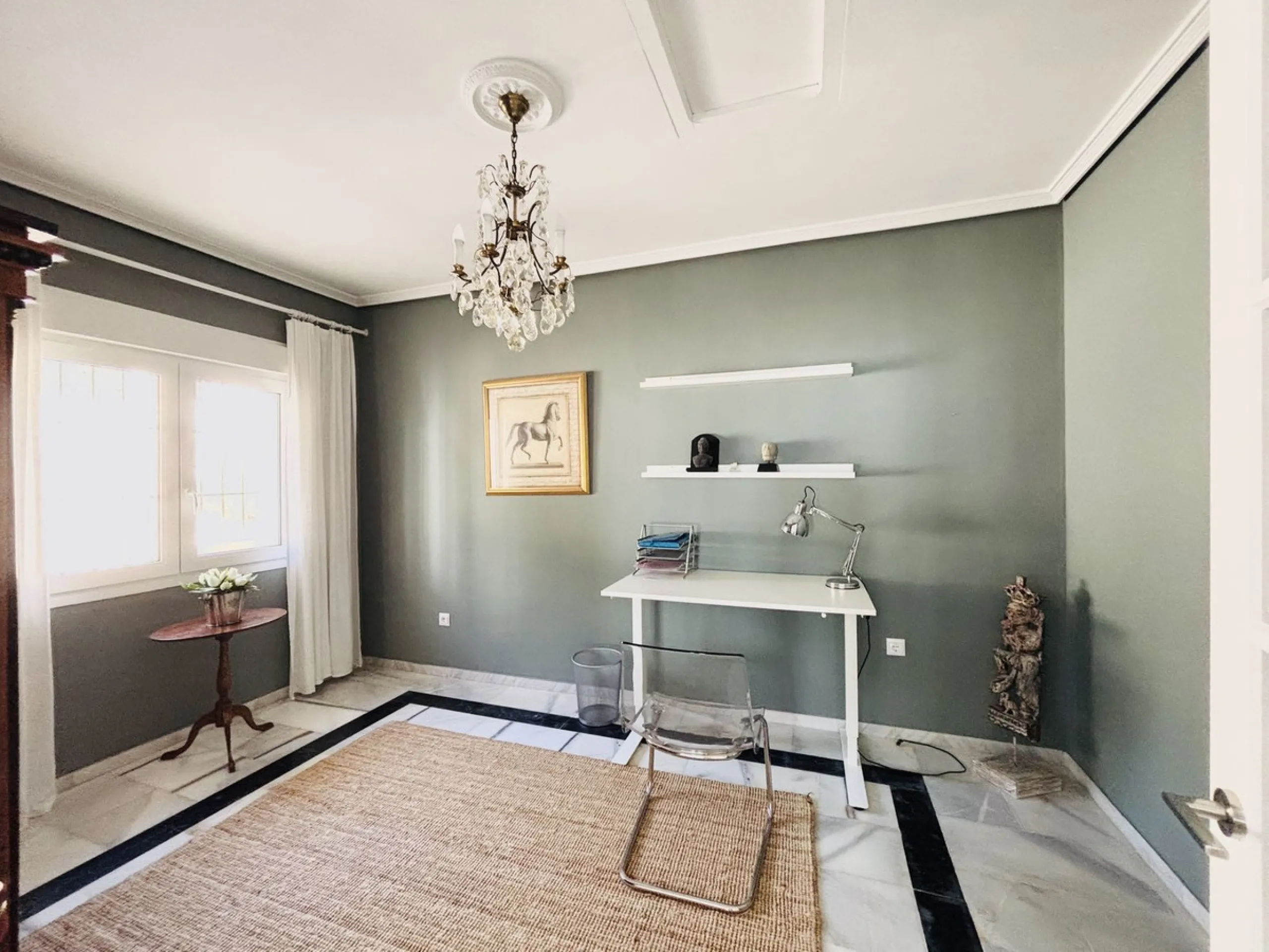 Nestled in the prestigious urbanisation of Valtocado, this spacious and elegant classic detached villa enjoys an elevated position offering breathtaking panoramic views stretching across the mountains and down to the coast. Located at the end of a quiet s