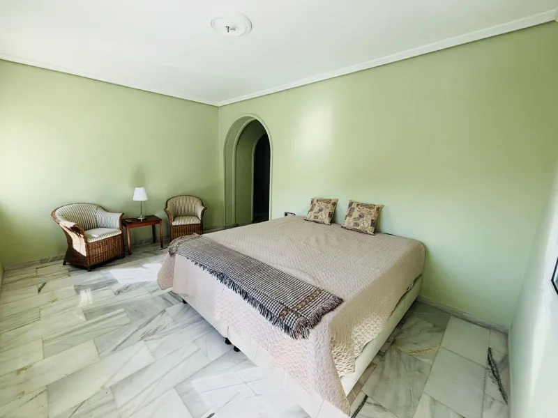 Nestled in the prestigious urbanisation of Valtocado, this spacious and elegant classic detached villa enjoys an elevated position offering breathtaking panoramic views stretching across the mountains and down to the coast. Located at the end of a quiet s