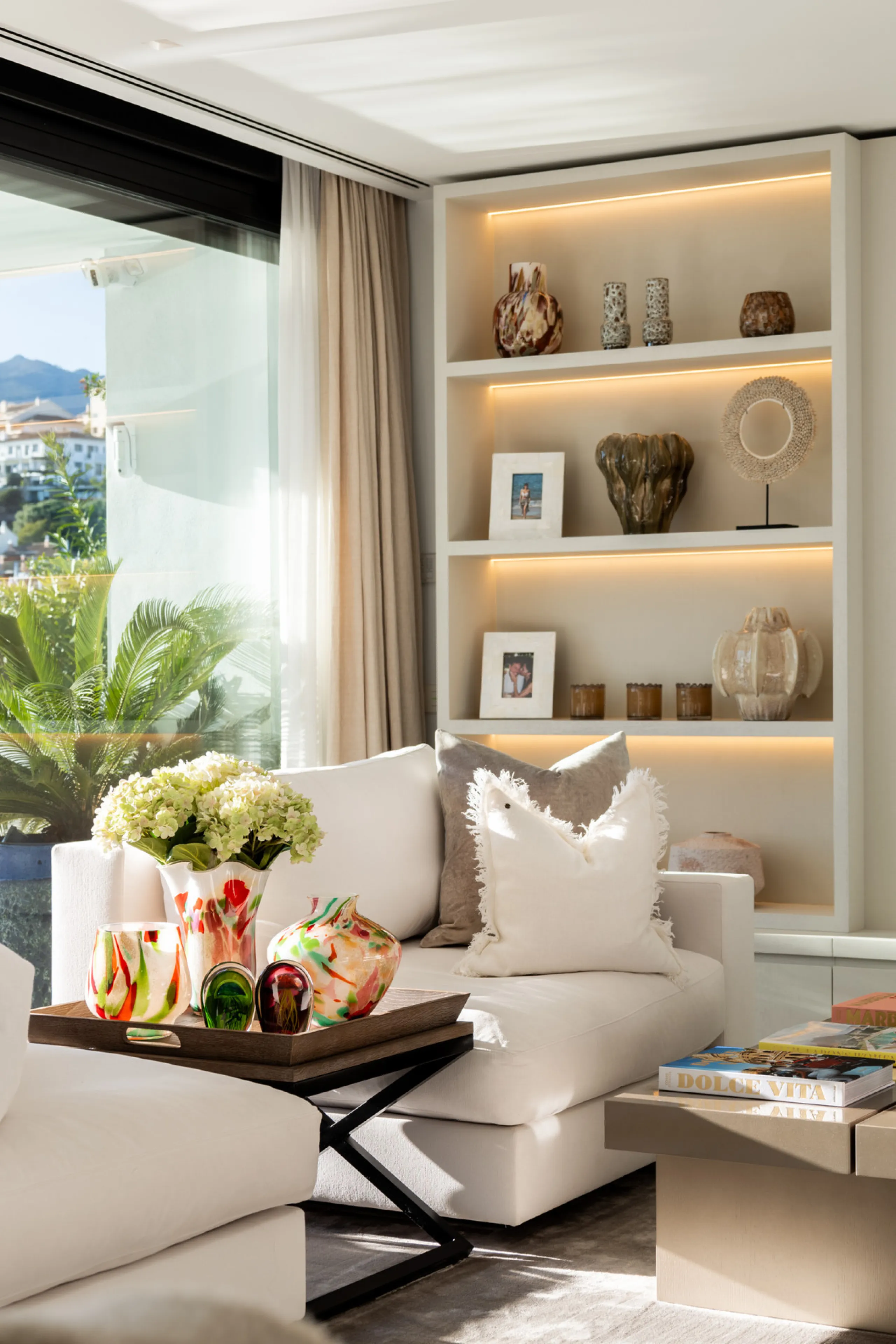 Contemporary villa set in the heart of Nueva Andalucía's prestigious Golf Valley, enjoying a privileged west-facing orientation overlooking the renowned Los Naranjos Golf Course. Distributed across three levels, the residence captures sweeping views of ma