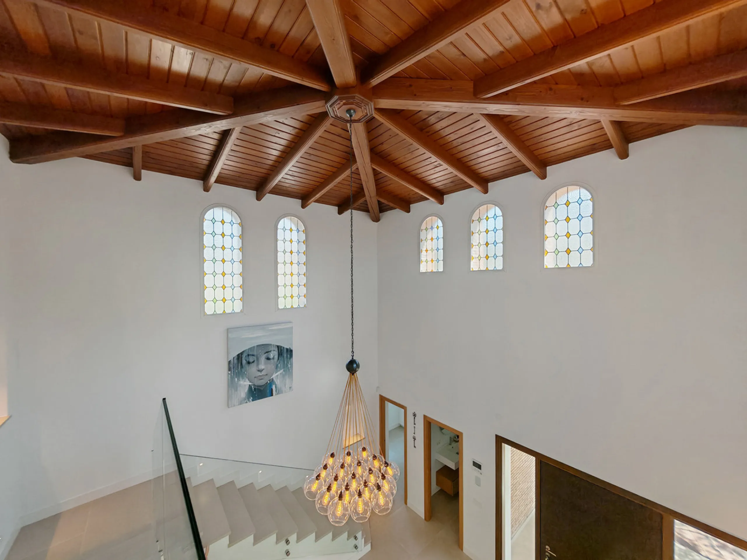 Villa for sale in Elviria, Marbella with 4 bedrooms, 4 bathrooms, 4 en suite bathrooms, 1 toilet and with orientation south, with private swimming pool, private garage and private garden. Regarding property dimensions, it has 327 m² built and 1,519 m² plo