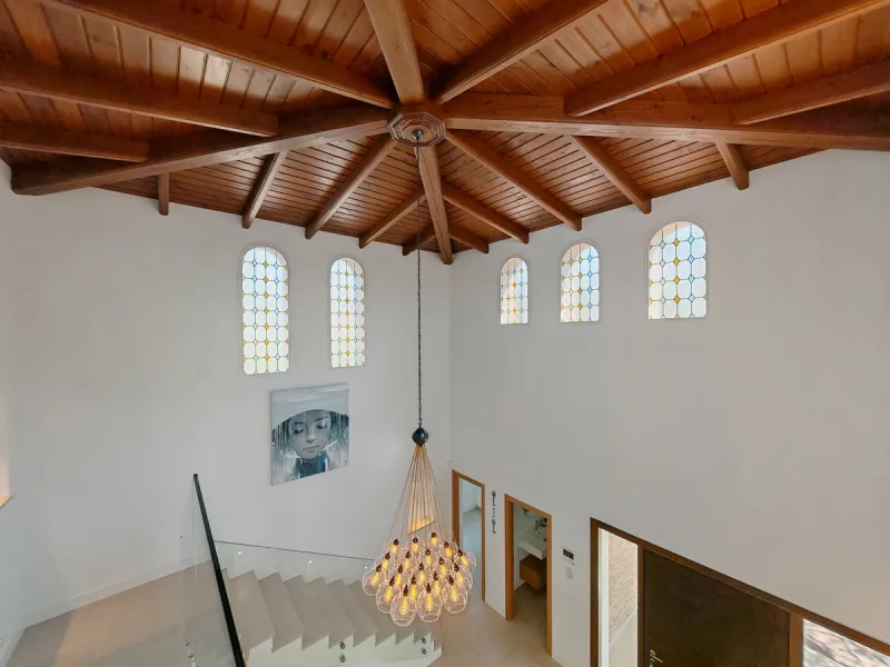 Villa for sale in Elviria, Marbella with 4 bedrooms, 4 bathrooms, 4 en suite bathrooms, 1 toilet and with orientation south, with private swimming pool, private garage and private garden. Regarding property dimensions, it has 327 m² built and 1,519 m² plo
