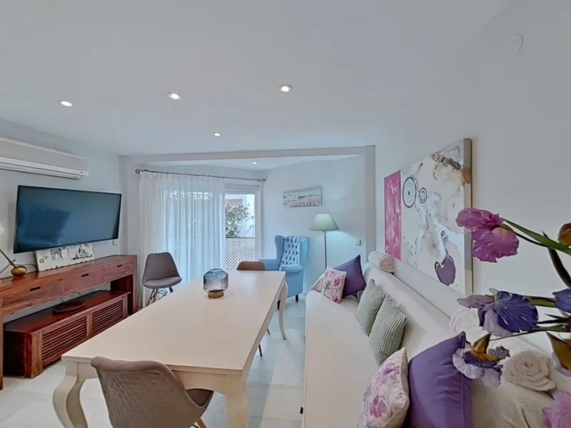 Apartment - Middle Floor Apartment в продаже в Marbella, Málaga. В доме 2 спален и 1 ванных комнат. Площадь дома 60 м²