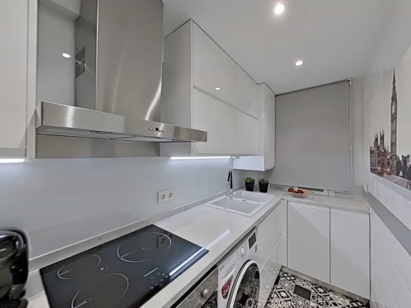 Apartment - Middle Floor Apartment в продаже в Marbella, Málaga. В доме 2 спален и 1 ванных комнат. Площадь дома 60 м²