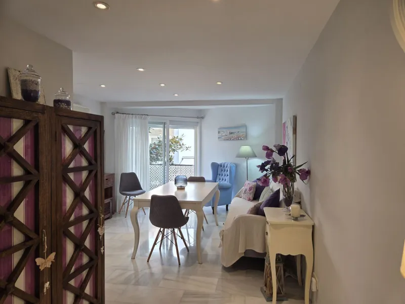 Apartment - Middle Floor Apartment в продаже в Marbella, Málaga. В доме 2 спален и 1 ванных комнат. Площадь дома 60 м²