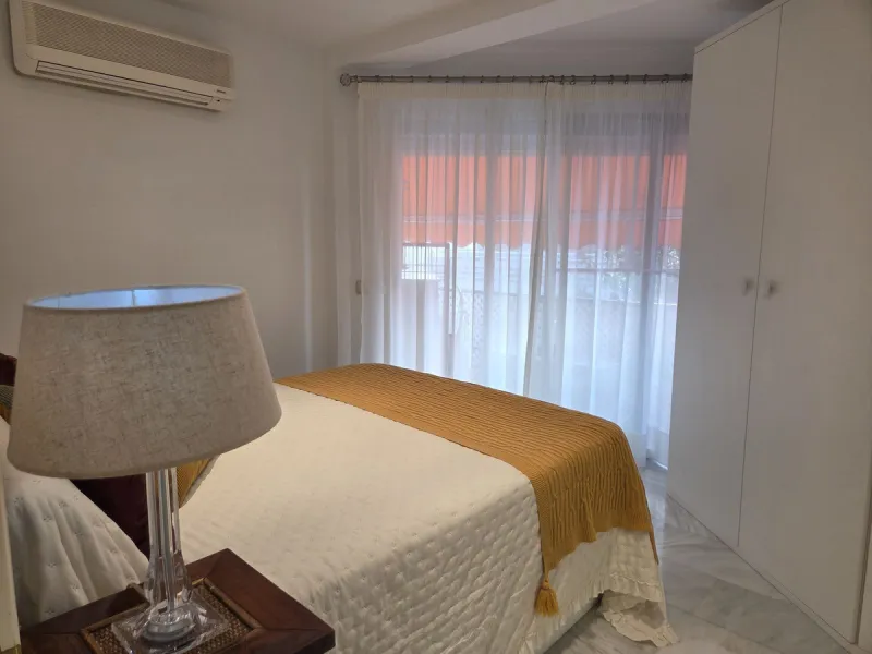 Apartment - Middle Floor Apartment в продаже в Marbella, Málaga. В доме 2 спален и 1 ванных комнат. Площадь дома 60 м²