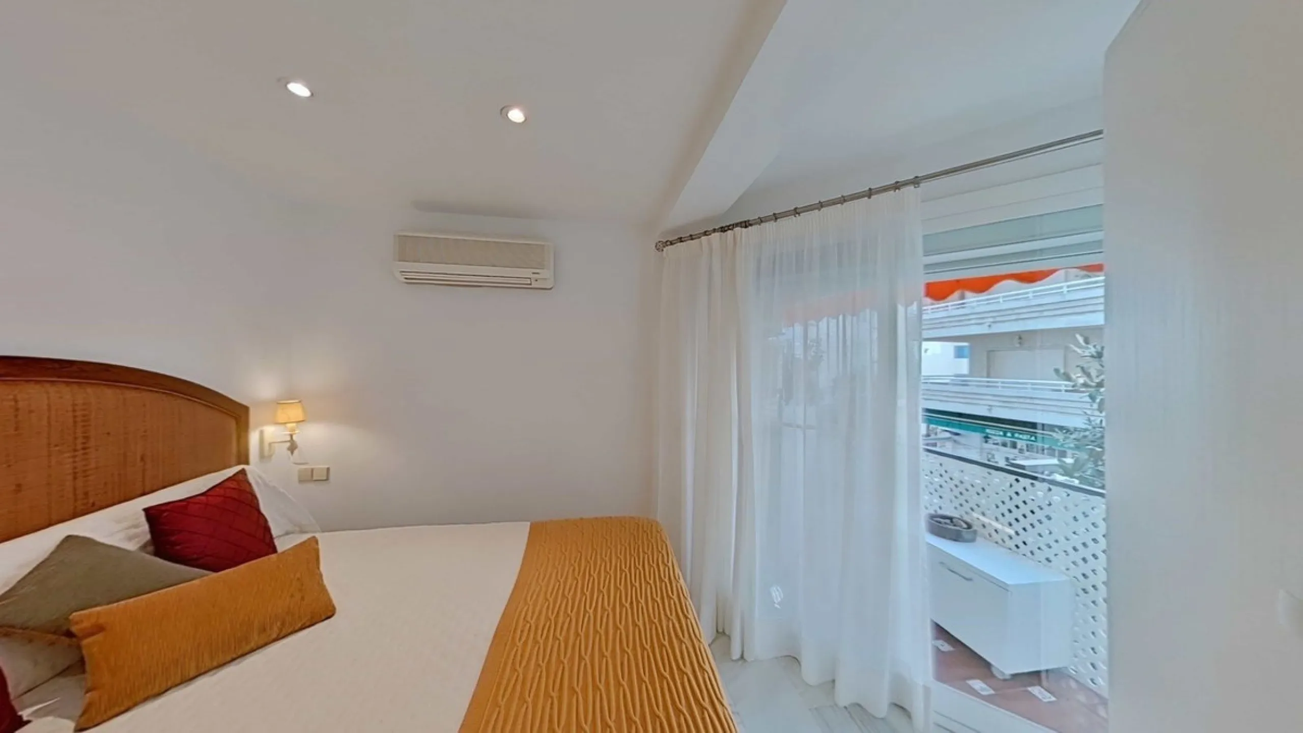 Apartment - Middle Floor Apartment в продаже в Marbella, Málaga. В доме 2 спален и 1 ванных комнат. Площадь дома 60 м²