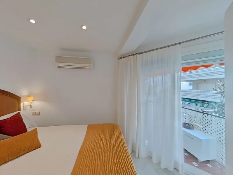 Apartment - Middle Floor Apartment в продаже в Marbella, Málaga. В доме 2 спален и 1 ванных комнат. Площадь дома 60 м²