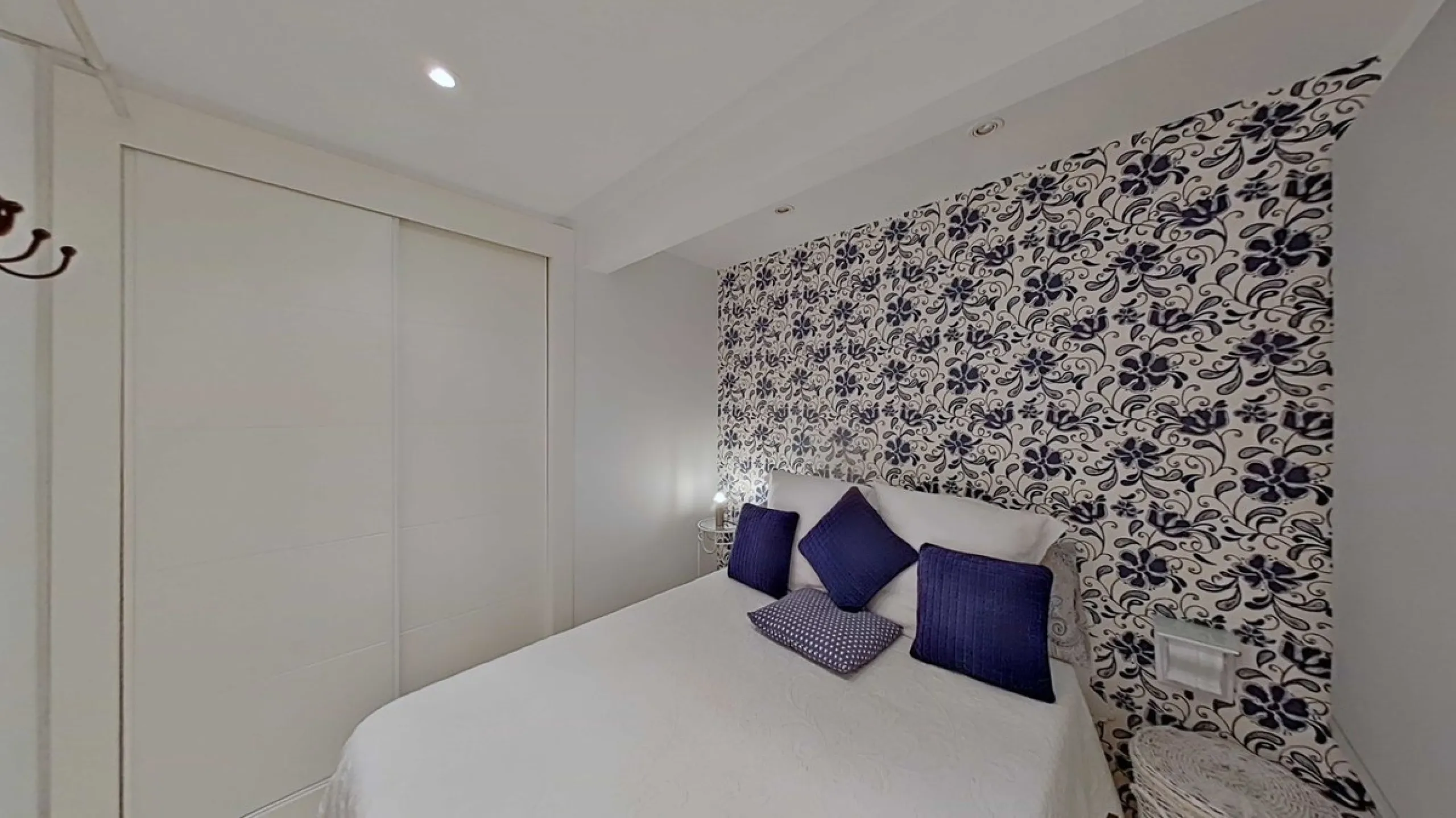 Apartment - Middle Floor Apartment в продаже в Marbella, Málaga. В доме 2 спален и 1 ванных комнат. Площадь дома 60 м²