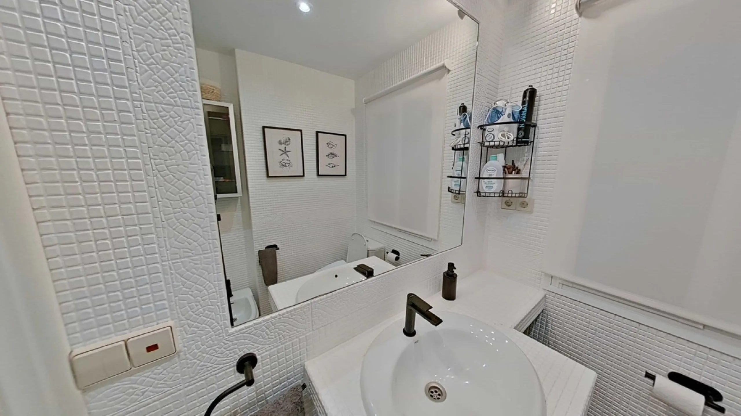 Apartment - Middle Floor Apartment в продаже в Marbella, Málaga. В доме 2 спален и 1 ванных комнат. Площадь дома 60 м²