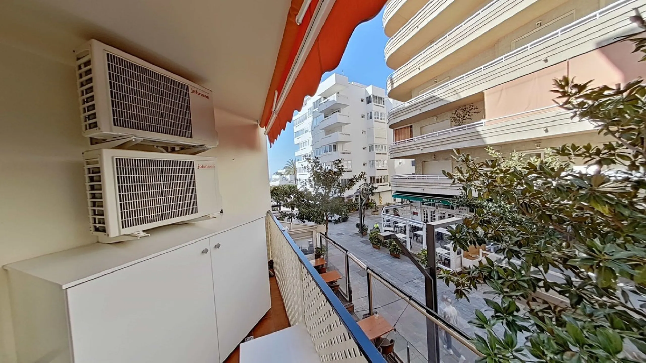 Apartment - Middle Floor Apartment в продаже в Marbella, Málaga. В доме 2 спален и 1 ванных комнат. Площадь дома 60 м²