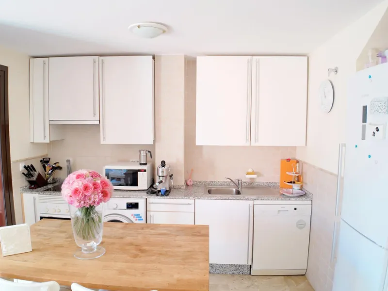 Apartment - Middle Floor Apartment в продаже в Estepona, Málaga. В доме 2 спален и 2 ванных комнат. Площадь дома 92 м²