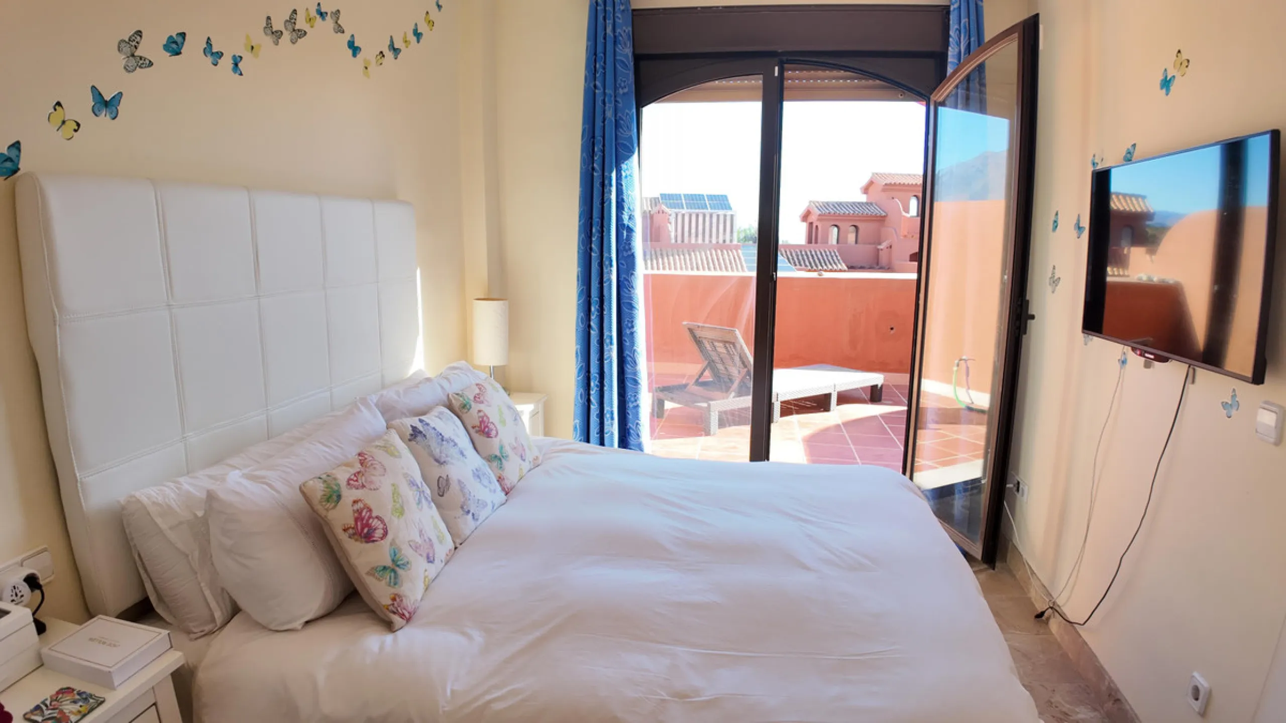 Apartment - Middle Floor Apartment в продаже в Estepona, Málaga. В доме 2 спален и 2 ванных комнат. Площадь дома 92 м²