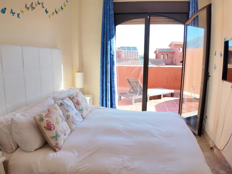 Apartment - Middle Floor Apartment в продаже в Estepona, Málaga. В доме 2 спален и 2 ванных комнат. Площадь дома 92 м²