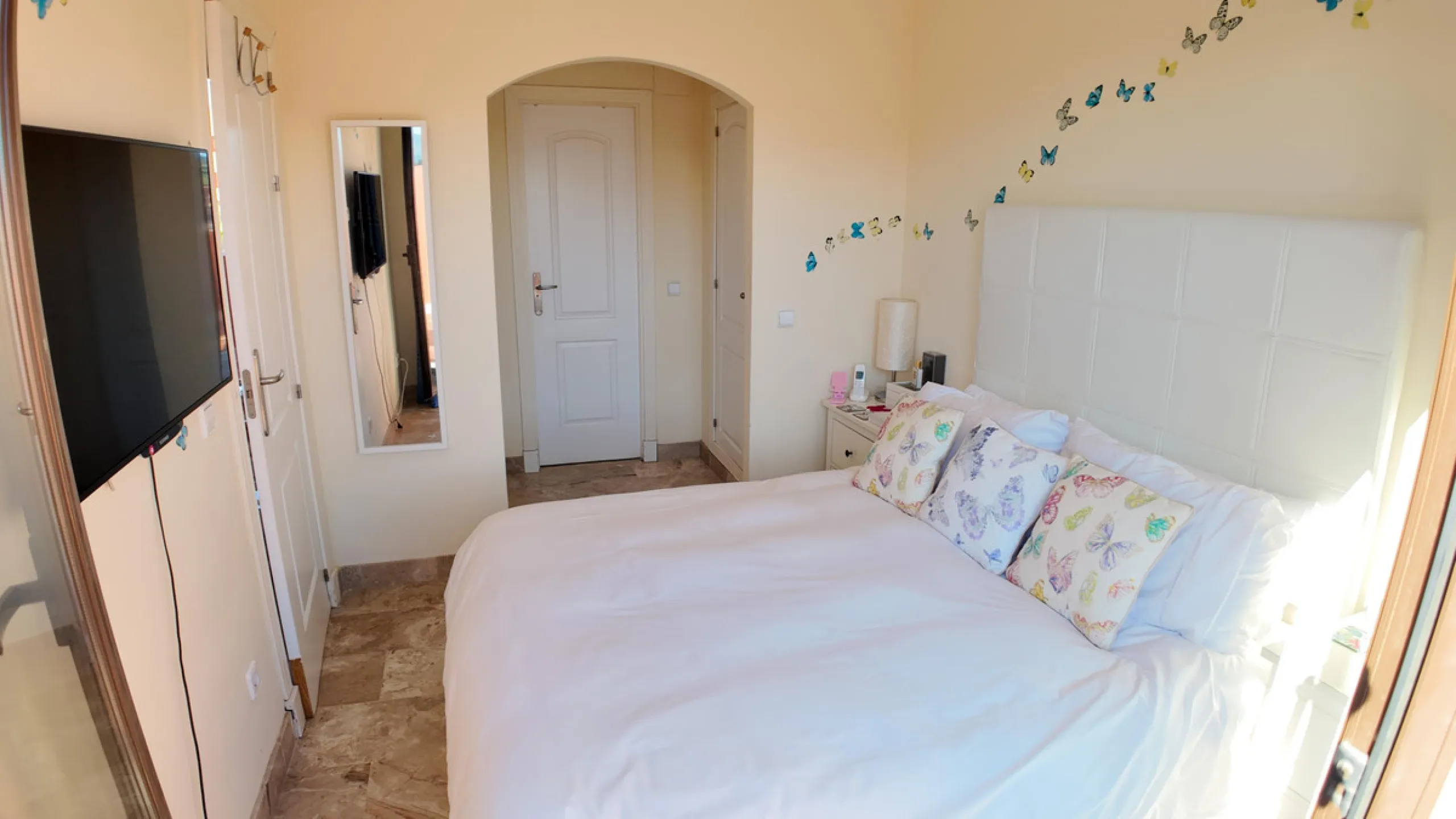 Apartment - Middle Floor Apartment в продаже в Estepona, Málaga. В доме 2 спален и 2 ванных комнат. Площадь дома 92 м²