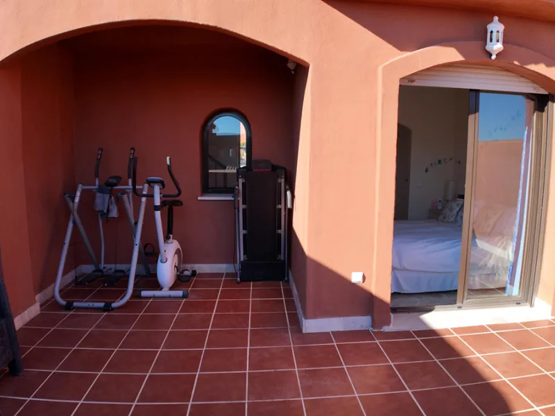 Apartment - Middle Floor Apartment в продаже в Estepona, Málaga. В доме 2 спален и 2 ванных комнат. Площадь дома 92 м²