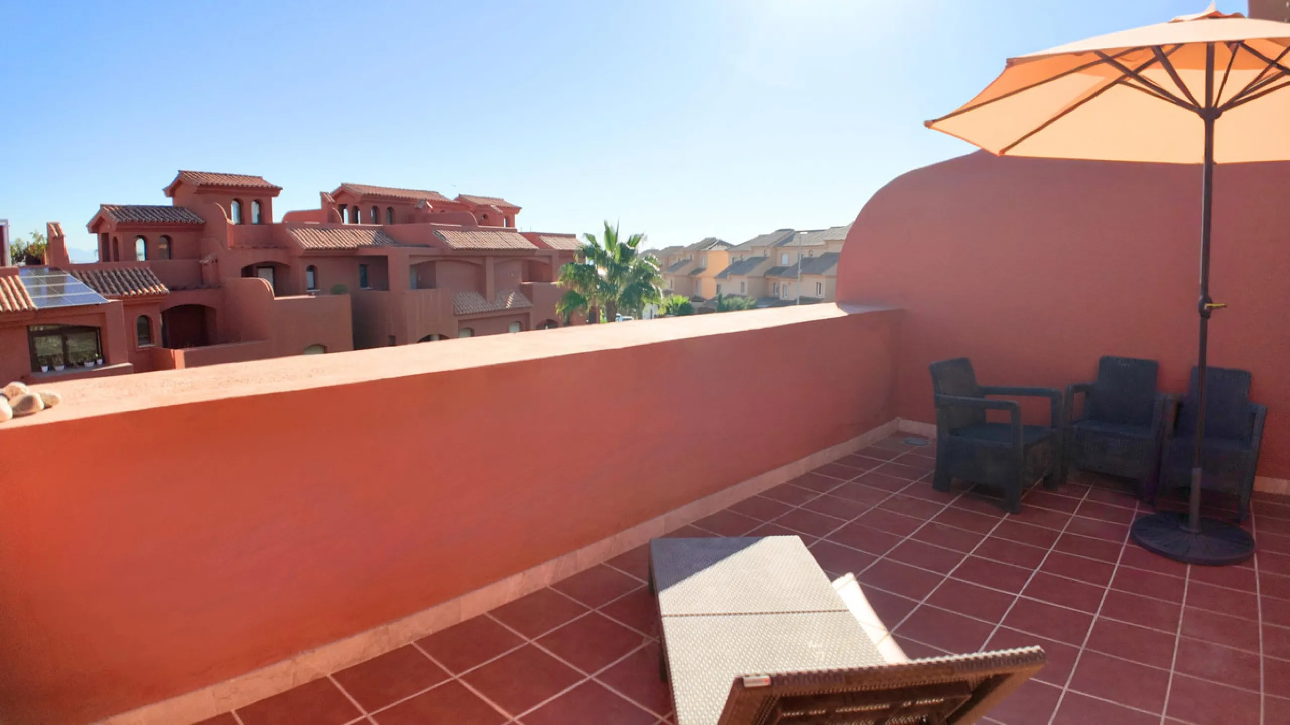 Apartment - Middle Floor Apartment в продаже в Estepona, Málaga. В доме 2 спален и 2 ванных комнат. Площадь дома 92 м²