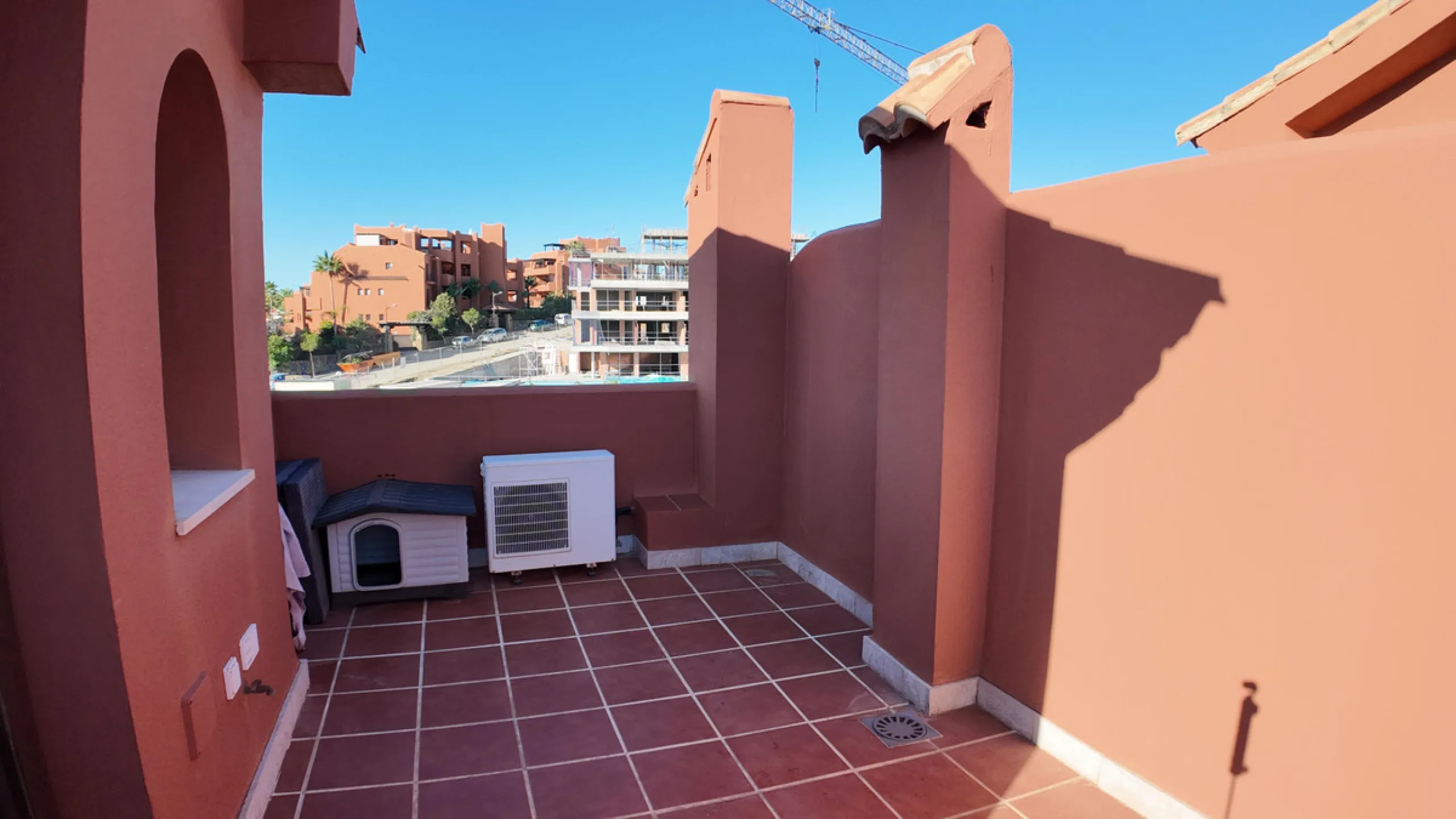 Apartment - Middle Floor Apartment в продаже в Estepona, Málaga. В доме 2 спален и 2 ванных комнат. Площадь дома 92 м²