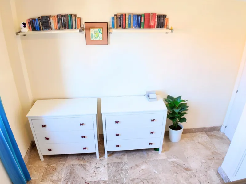 Apartment - Middle Floor Apartment в продаже в Estepona, Málaga. В доме 2 спален и 2 ванных комнат. Площадь дома 92 м²