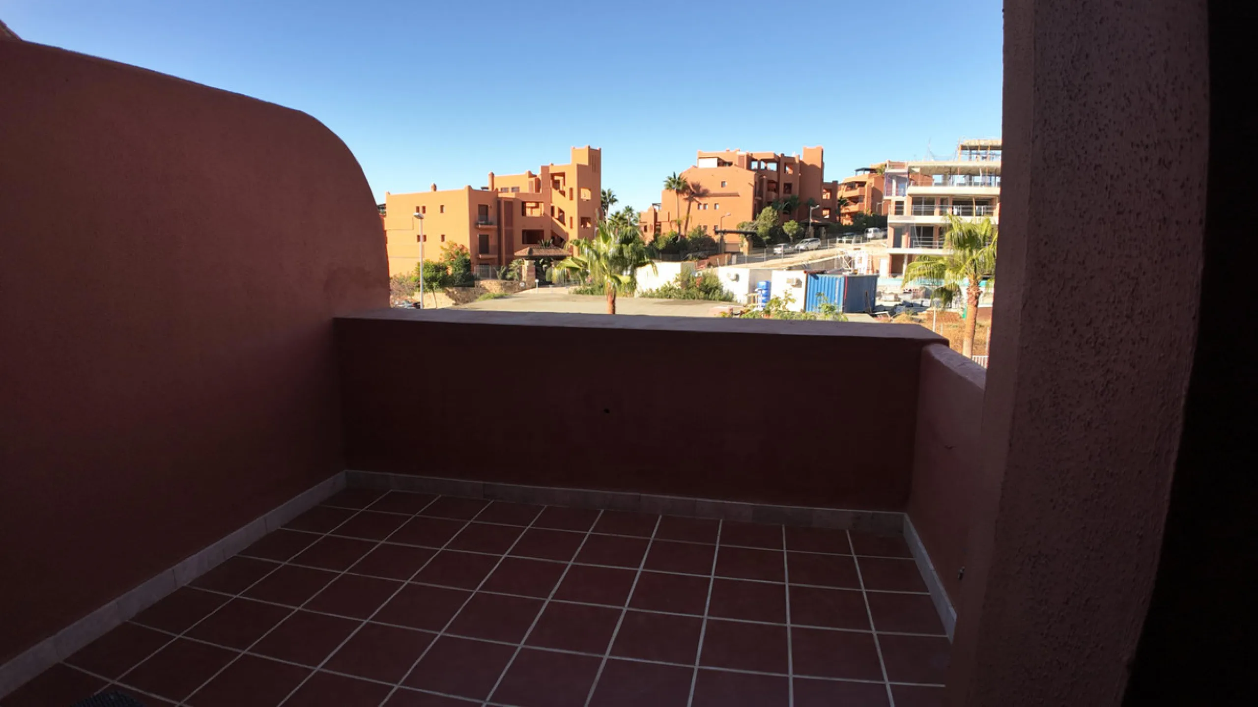 Apartment - Middle Floor Apartment в продаже в Estepona, Málaga. В доме 2 спален и 2 ванных комнат. Площадь дома 92 м²