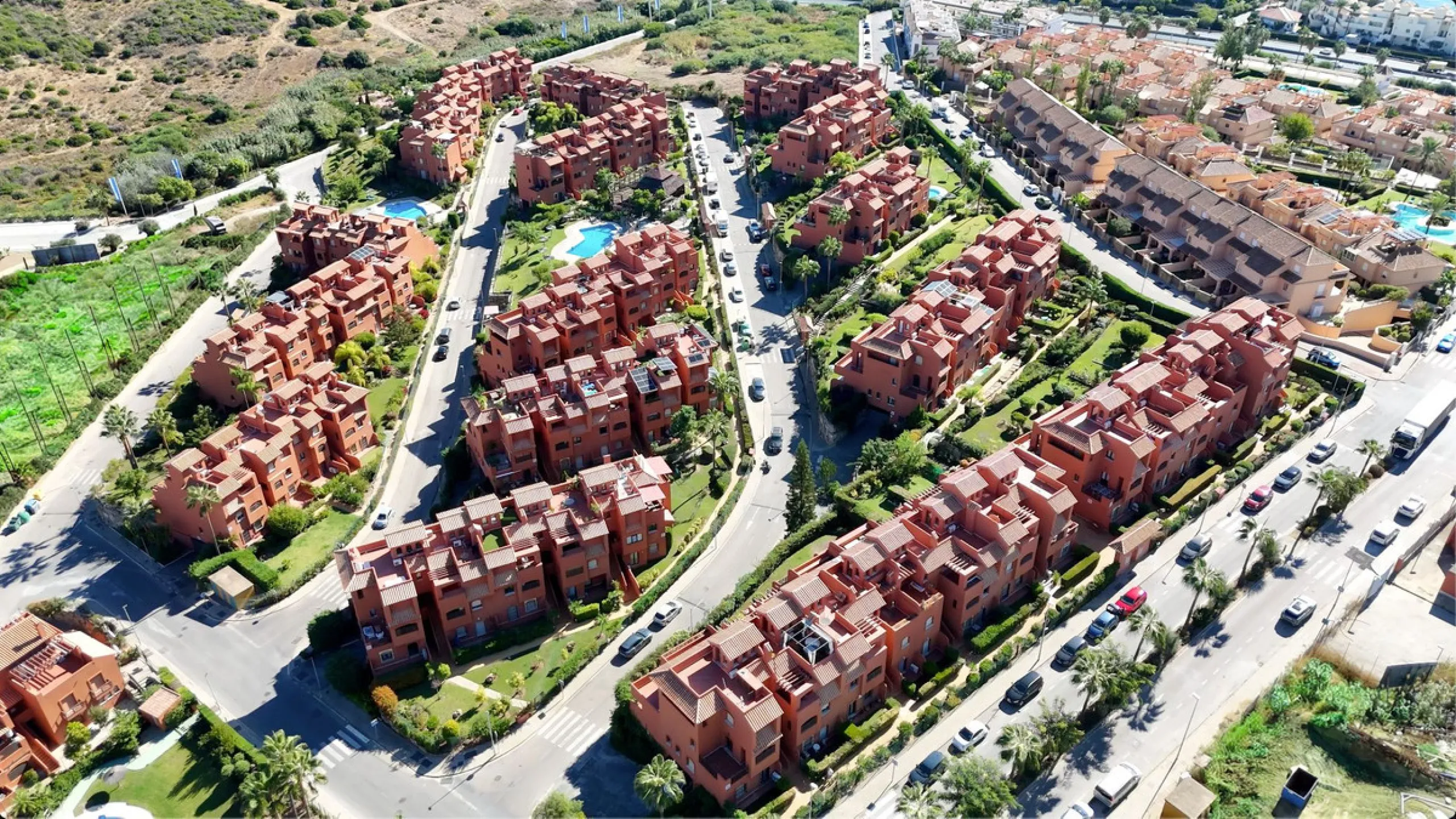 Apartment - Middle Floor Apartment в продаже в Estepona, Málaga. В доме 2 спален и 2 ванных комнат. Площадь дома 92 м²