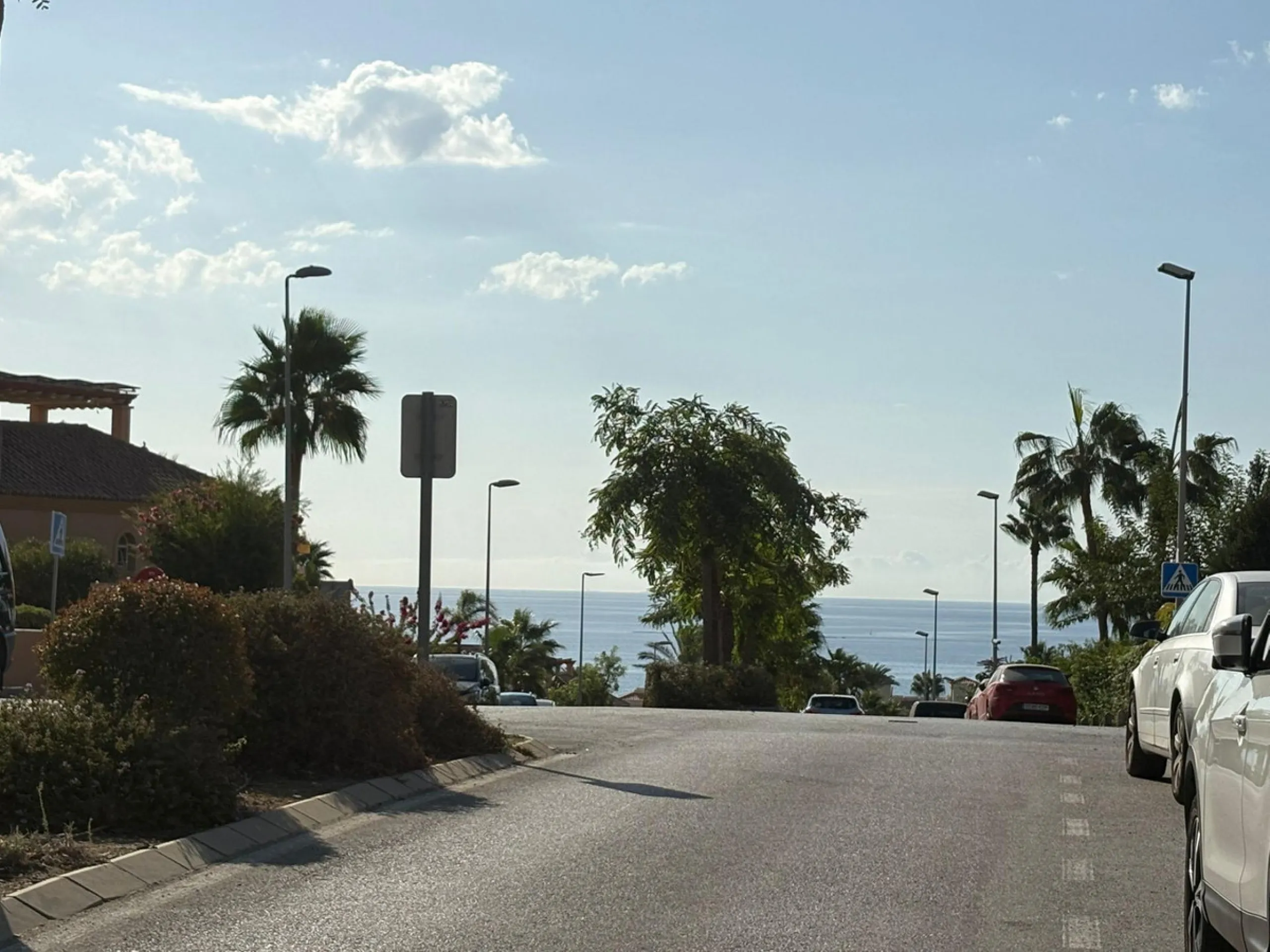 Apartment - Middle Floor Apartment в продаже в Estepona, Málaga. В доме 2 спален и 2 ванных комнат. Площадь дома 92 м²