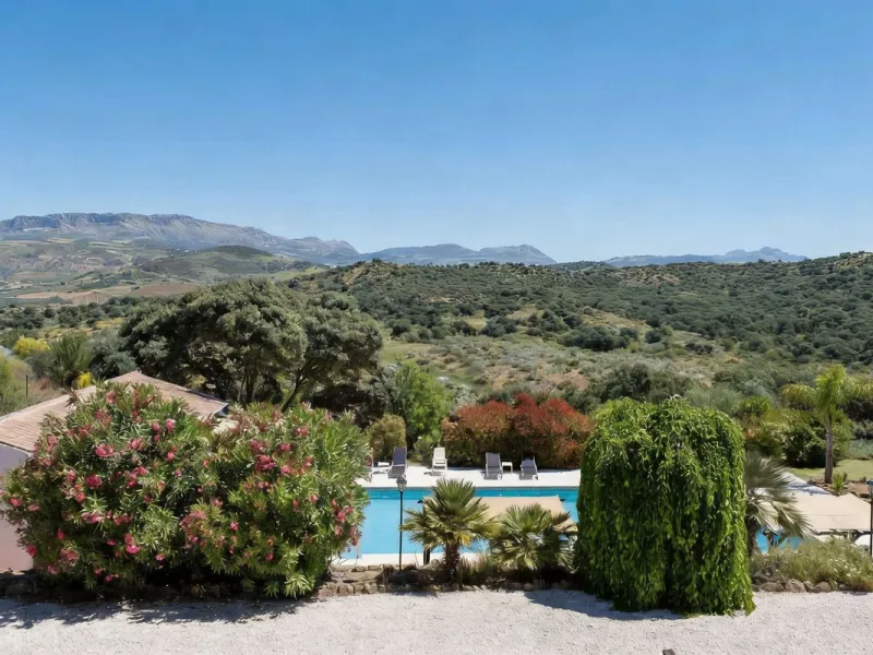 House - Finca - Cortijo в продаже в Almogía, Málaga. В доме 13 спален и 12 ванных комнат. Площадь дома 1602 м². Площадь участка 52958 м²
