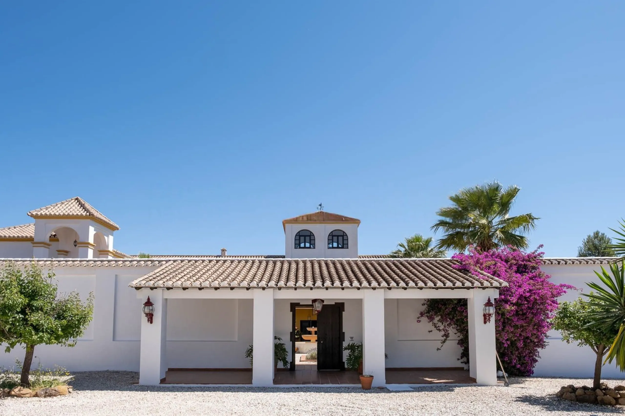 House - Finca - Cortijo в продаже в Almogía, Málaga. В доме 13 спален и 12 ванных комнат. Площадь дома 1602 м². Площадь участка 52958 м²