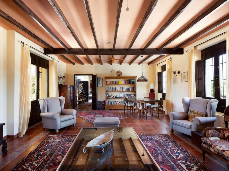 House - Finca - Cortijo в продаже в Almogía, Málaga. В доме 13 спален и 12 ванных комнат. Площадь дома 1602 м². Площадь участка 52958 м²