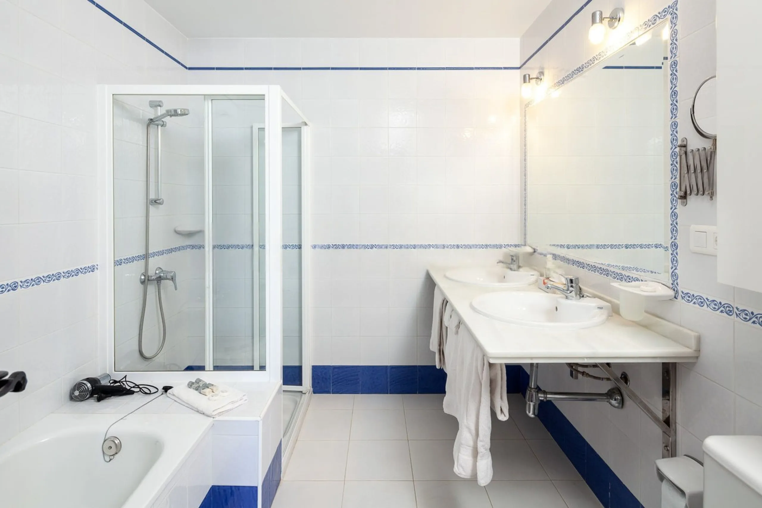 House - Finca - Cortijo в продаже в Almogía, Málaga. В доме 13 спален и 12 ванных комнат. Площадь дома 1602 м². Площадь участка 52958 м²