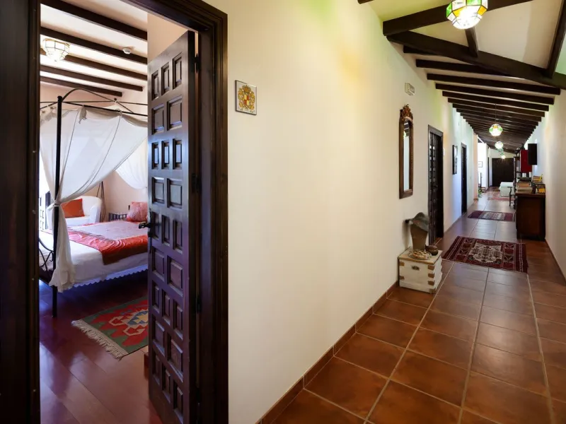 House - Finca - Cortijo в продаже в Almogía, Málaga. В доме 13 спален и 12 ванных комнат. Площадь дома 1602 м². Площадь участка 52958 м²