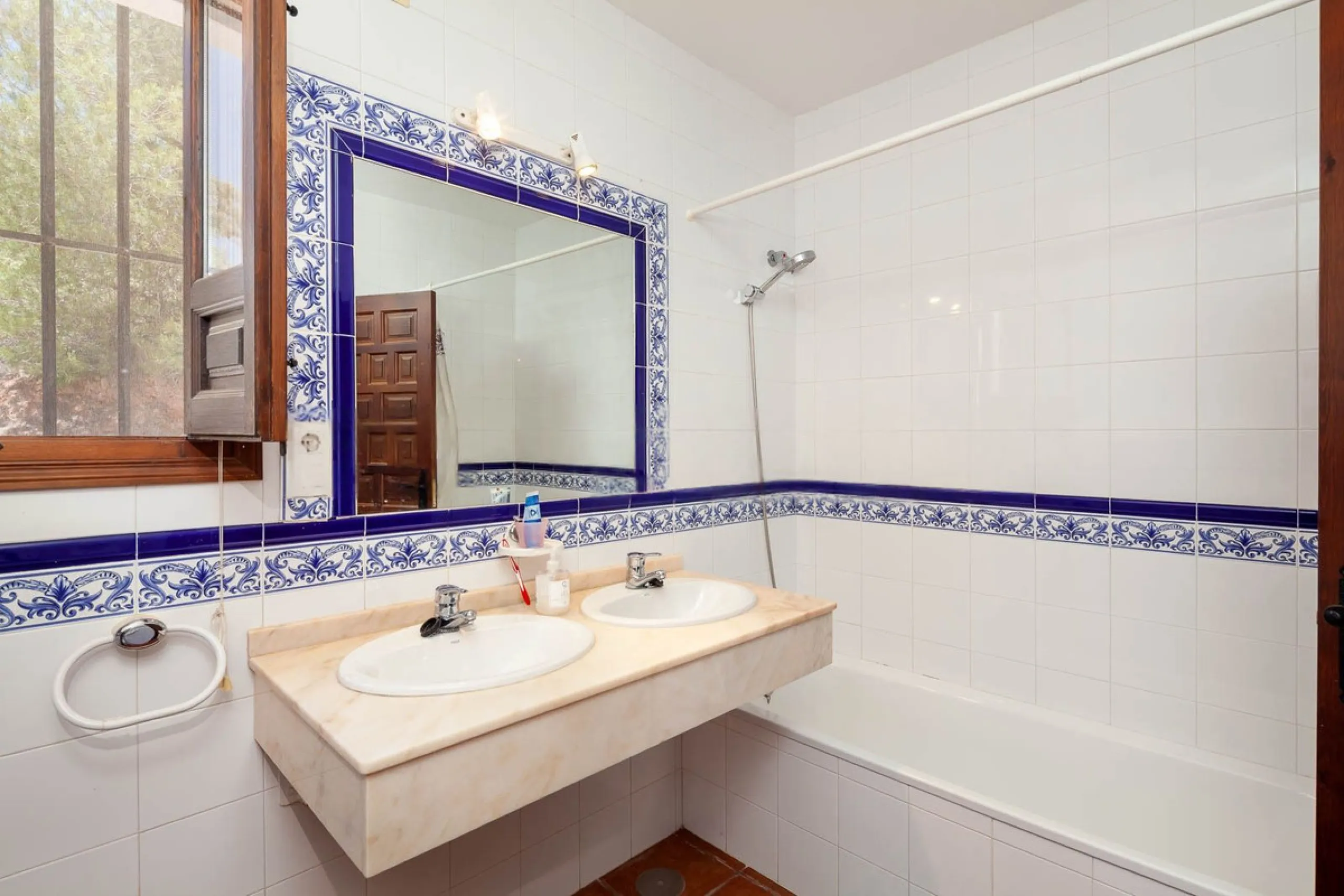 House - Finca - Cortijo в продаже в Almogía, Málaga. В доме 13 спален и 12 ванных комнат. Площадь дома 1602 м². Площадь участка 52958 м²