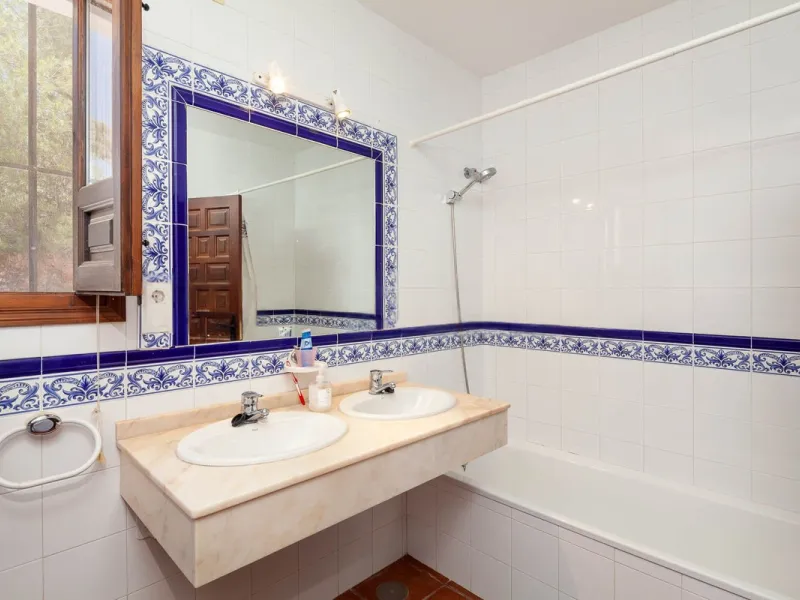 House - Finca - Cortijo в продаже в Almogía, Málaga. В доме 13 спален и 12 ванных комнат. Площадь дома 1602 м². Площадь участка 52958 м²