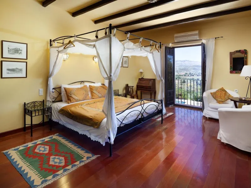 House - Finca - Cortijo в продаже в Almogía, Málaga. В доме 13 спален и 12 ванных комнат. Площадь дома 1602 м². Площадь участка 52958 м²