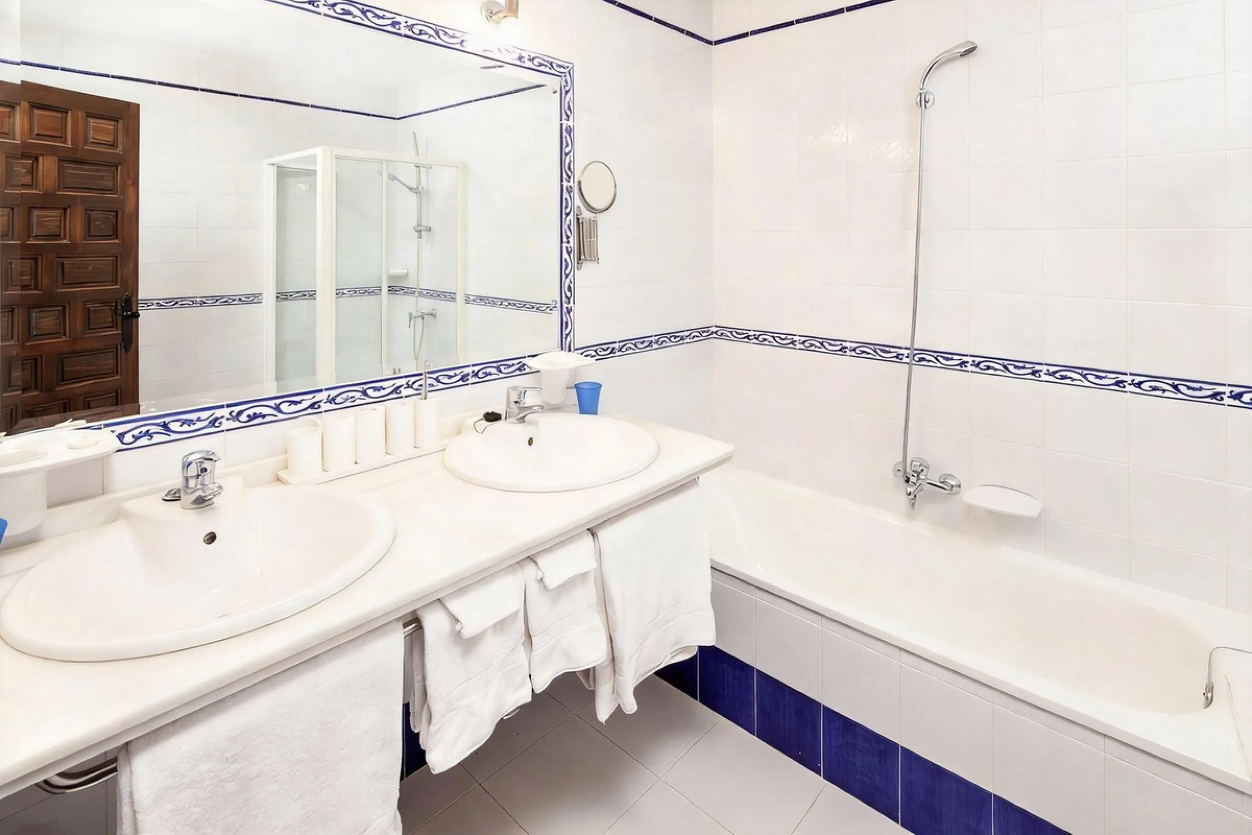 House - Finca - Cortijo в продаже в Almogía, Málaga. В доме 13 спален и 12 ванных комнат. Площадь дома 1602 м². Площадь участка 52958 м²