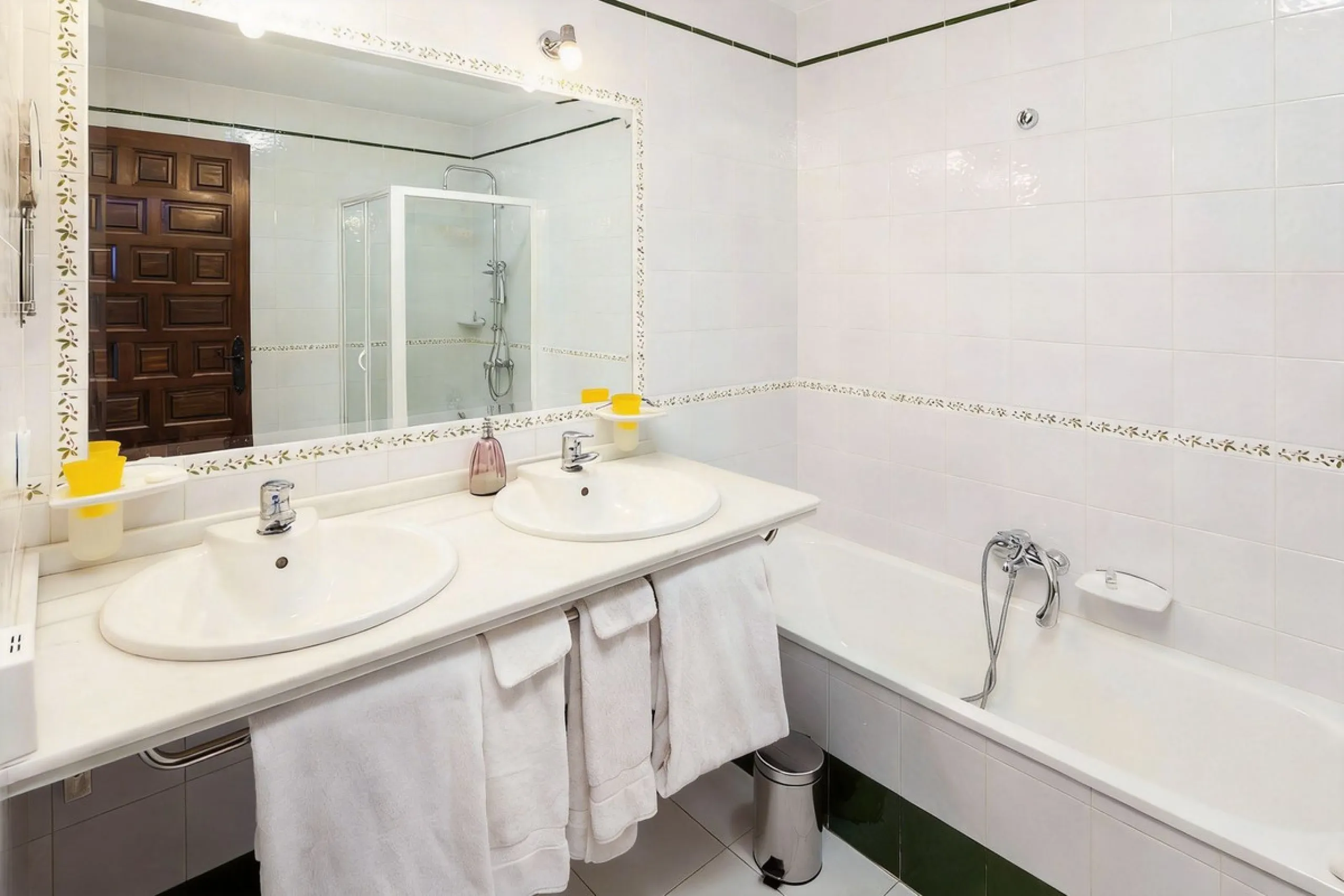 House - Finca - Cortijo в продаже в Almogía, Málaga. В доме 13 спален и 12 ванных комнат. Площадь дома 1602 м². Площадь участка 52958 м²