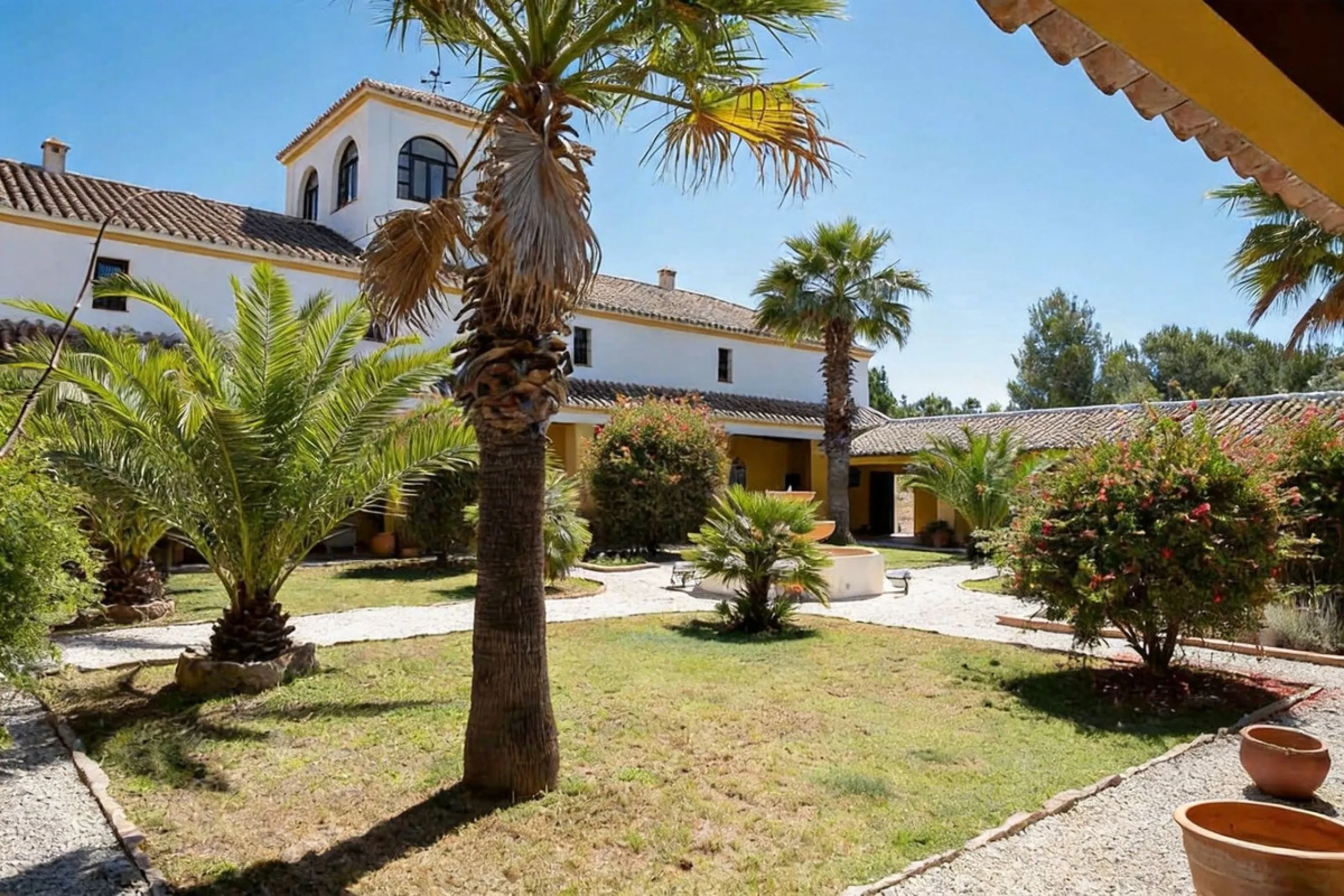 House - Finca - Cortijo в продаже в Almogía, Málaga. В доме 13 спален и 12 ванных комнат. Площадь дома 1602 м². Площадь участка 52958 м²