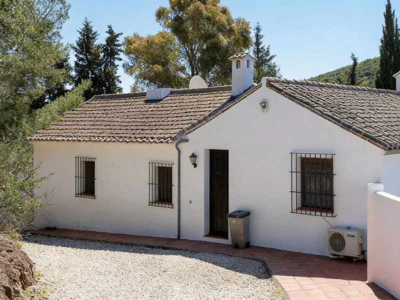 House - Finca - Cortijo в продаже в Almogía, Málaga. В доме 13 спален и 12 ванных комнат. Площадь дома 1602 м². Площадь участка 52958 м²